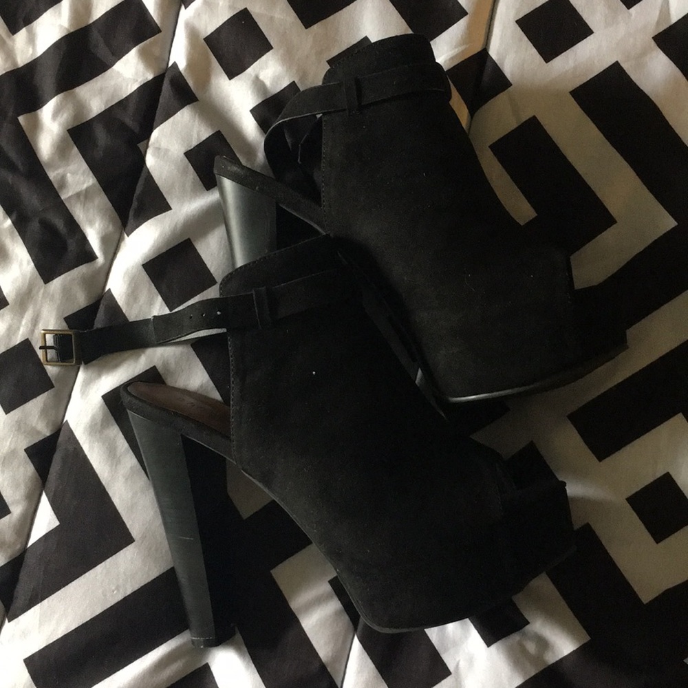 Bamboo Pumps - Picture 2 of 2